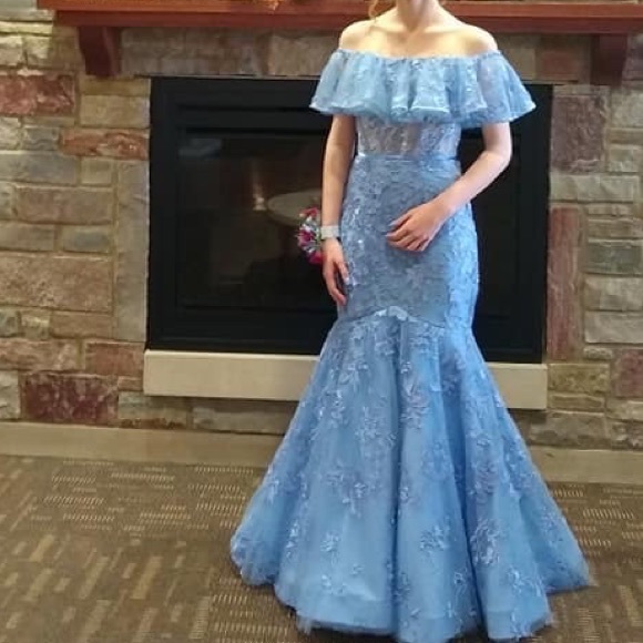 Ellie Wilde prom dress - Picture 1 of 3